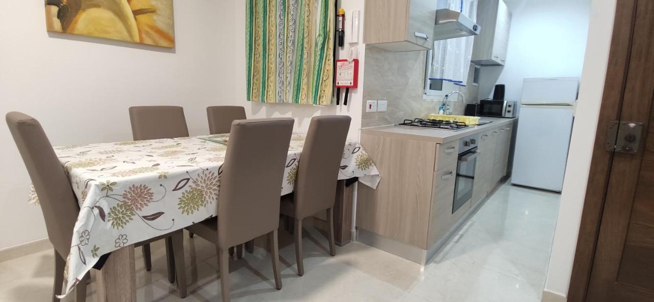One Bed Room Apartment With Terrace Marsaskala Bagian luar foto