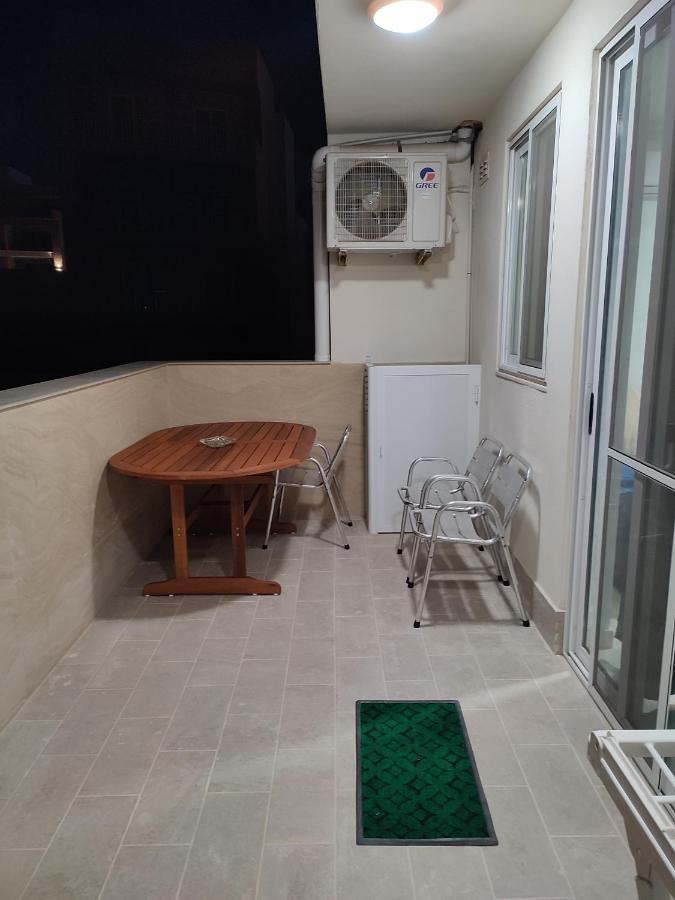 One Bed Room Apartment With Terrace Marsaskala Bagian luar foto