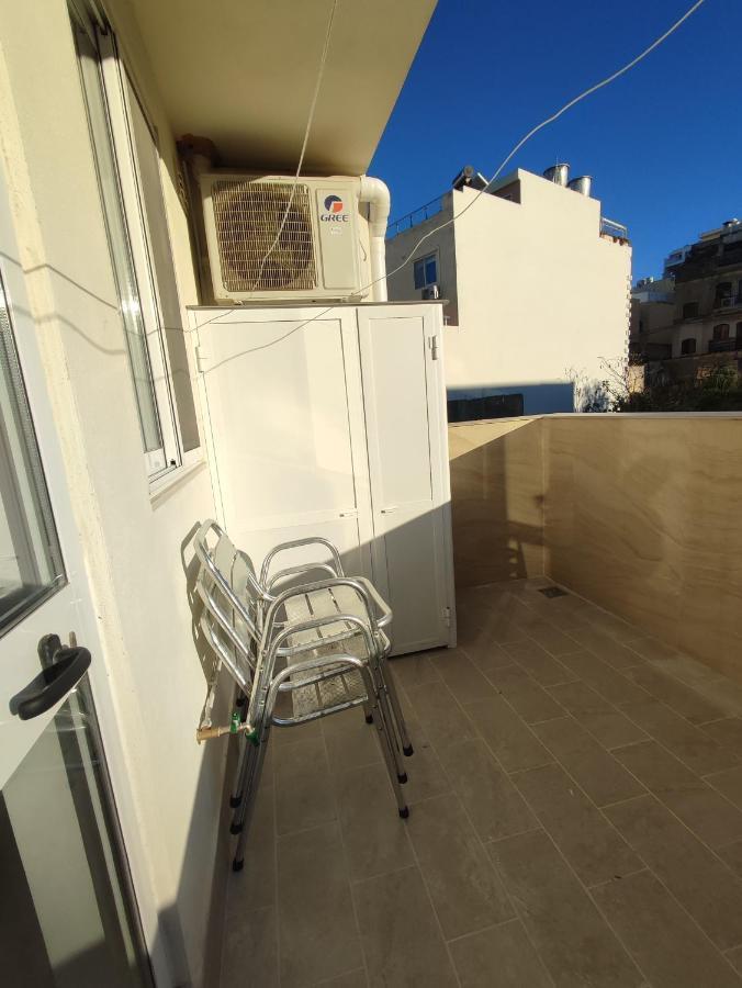 One Bed Room Apartment With Terrace Marsaskala Bagian luar foto