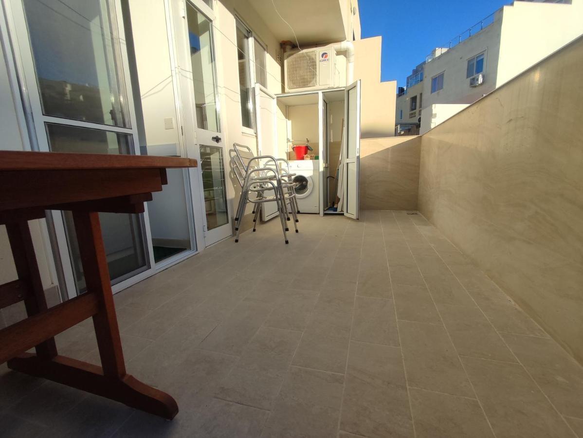 One Bed Room Apartment With Terrace Marsaskala Bagian luar foto