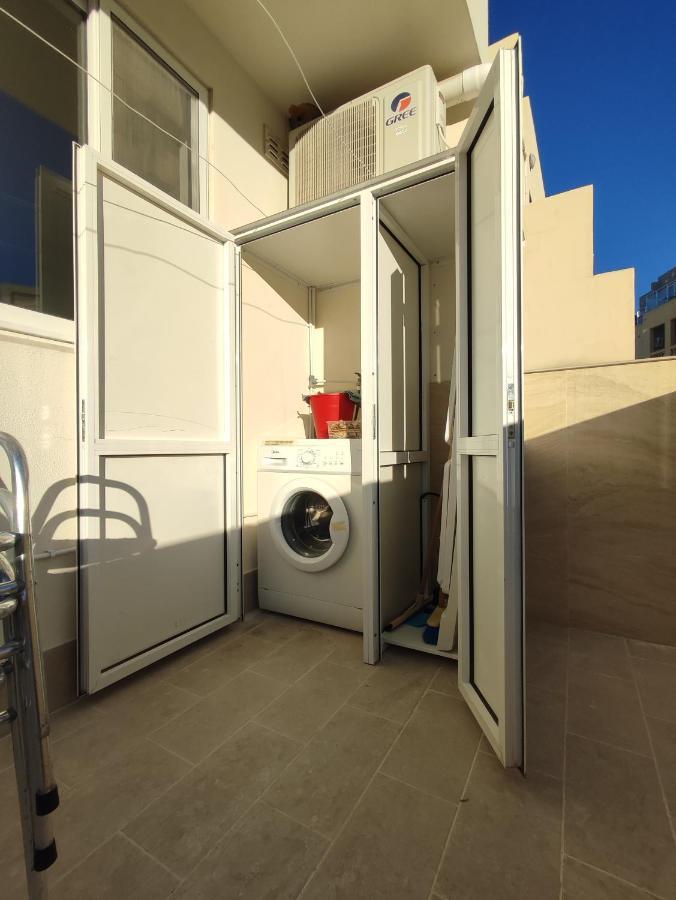 One Bed Room Apartment With Terrace Marsaskala Bagian luar foto